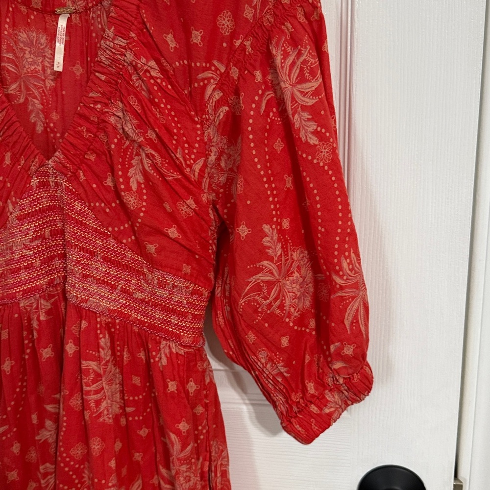 Red Floral V-Neck Dress - Picture 7 of 10